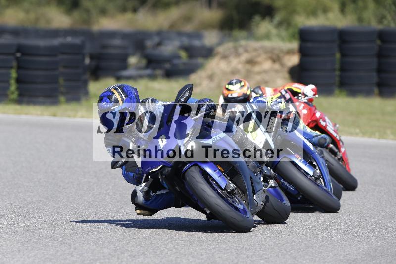 Archiv-2025/48 25.08.2025 Cornu Master School ADR/blau-bleu/0-4